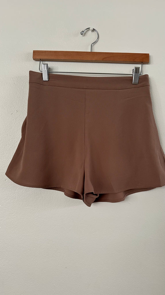 Crepe Shorts with pockets in Mocha